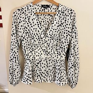 Nwt Lulu’s black & white long sleeve peplum top